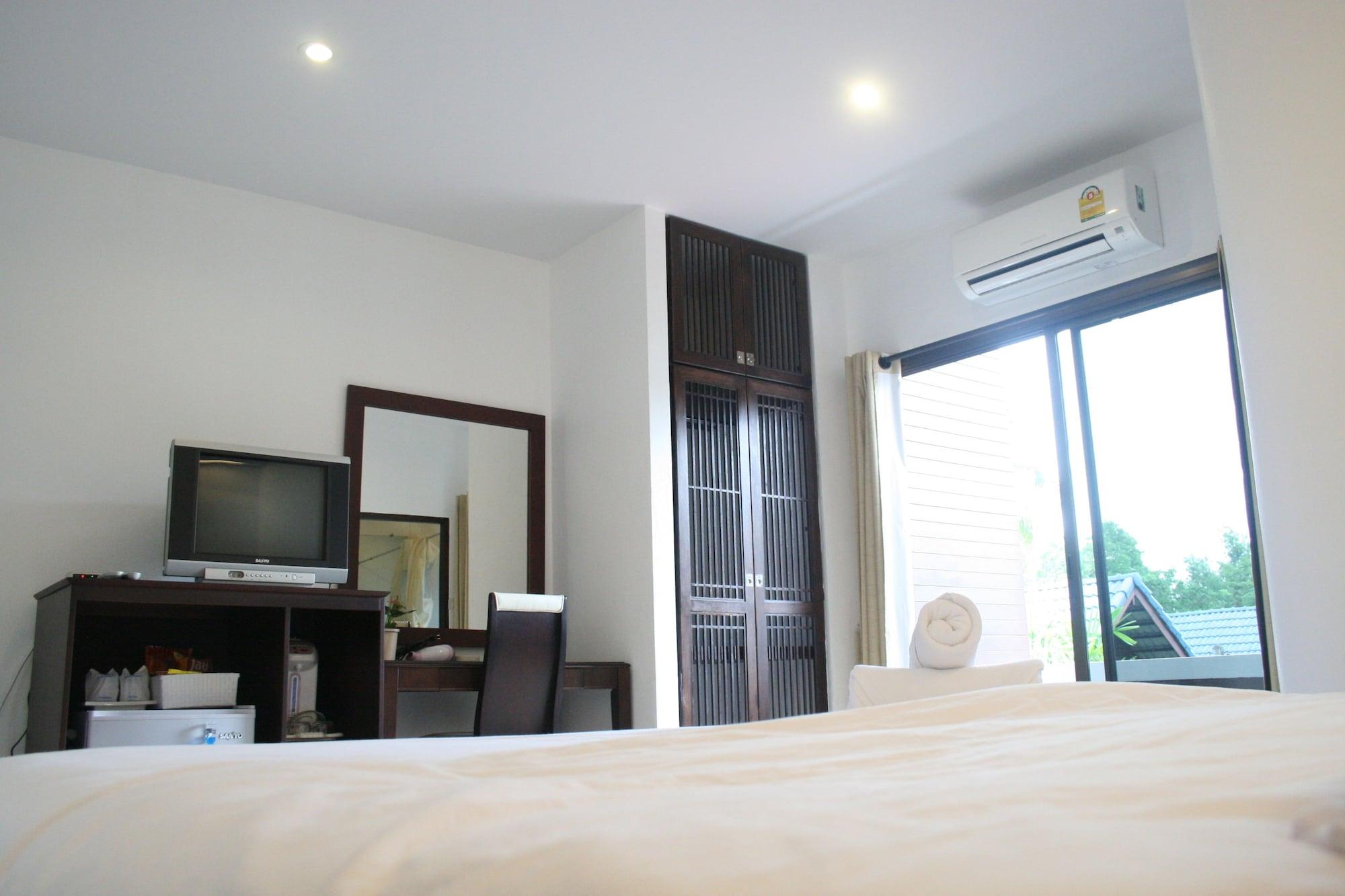 Baantalay Thungwualaen Hotel Pathiu Ngoại thất bức ảnh