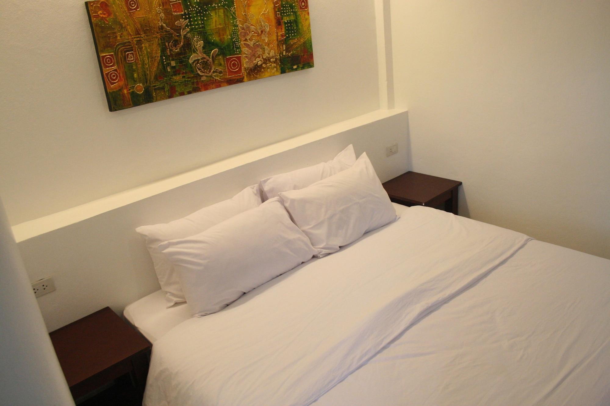 Baantalay Thungwualaen Hotel Pathiu Ngoại thất bức ảnh