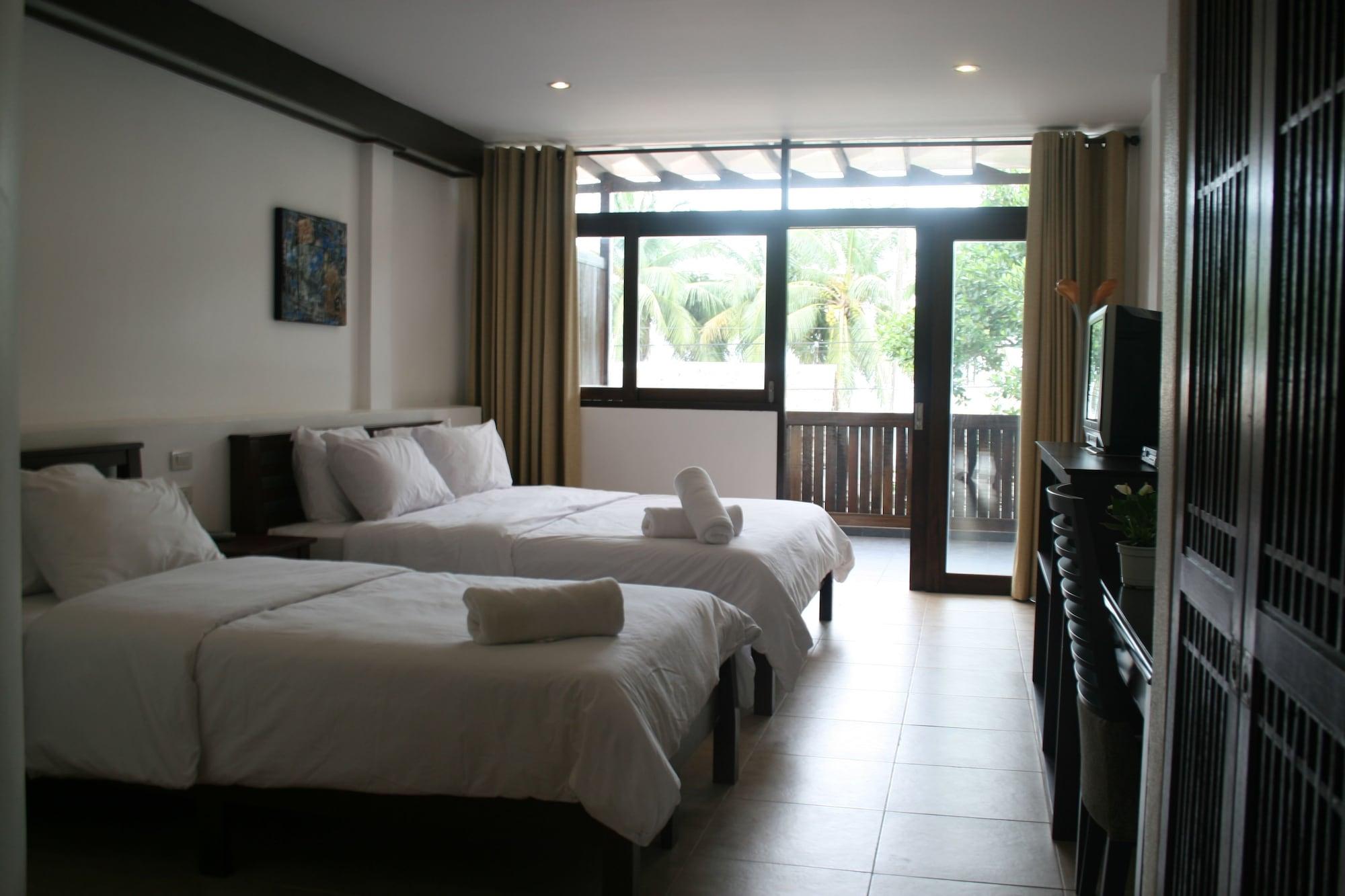Baantalay Thungwualaen Hotel Pathiu Ngoại thất bức ảnh