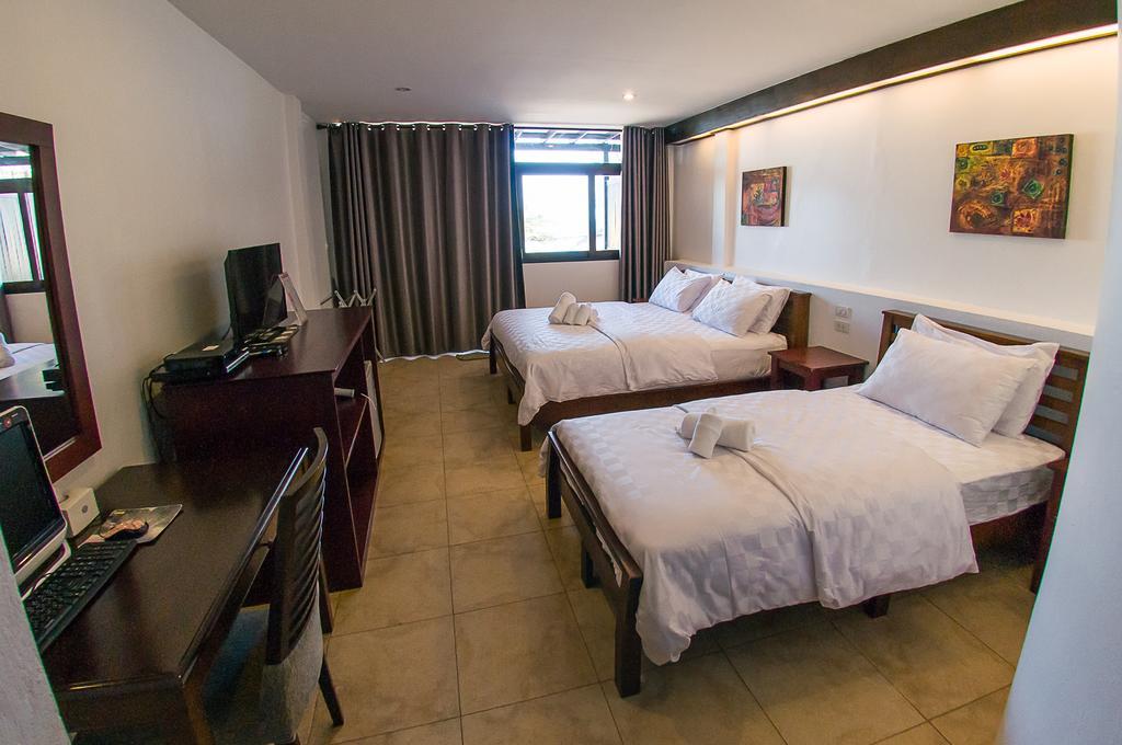 Baantalay Thungwualaen Hotel Pathiu Ngoại thất bức ảnh