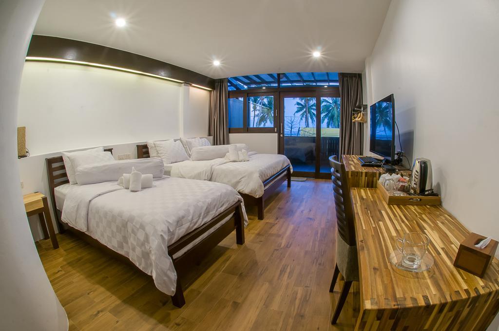 Baantalay Thungwualaen Hotel Pathiu Ngoại thất bức ảnh